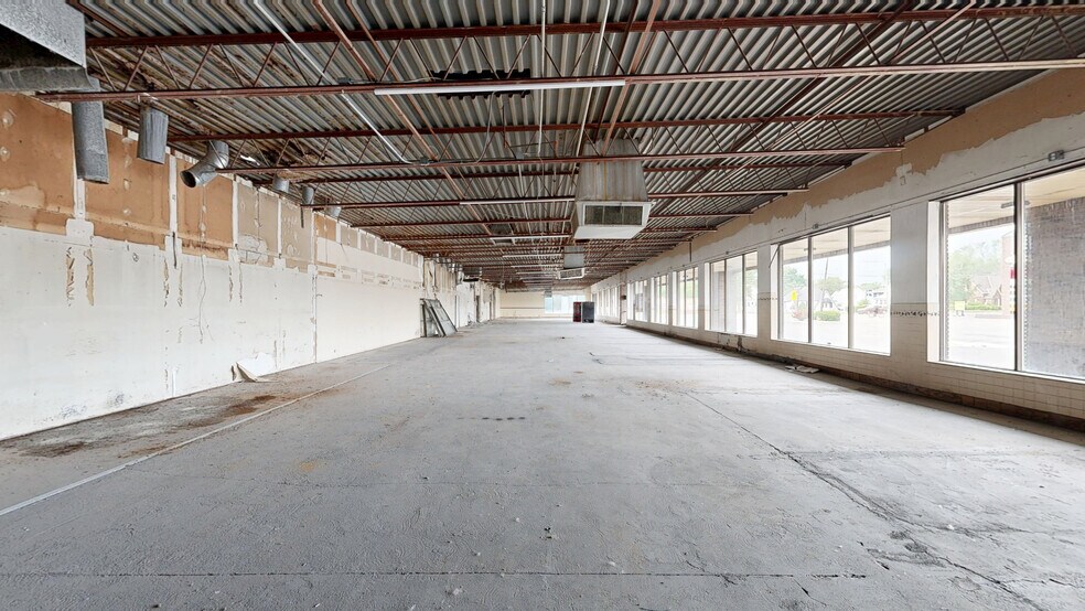 11956-11972 N Saginaw St, Mount Morris, MI à vendre - Numérisation 3D Matterport – Image 3 sur 29