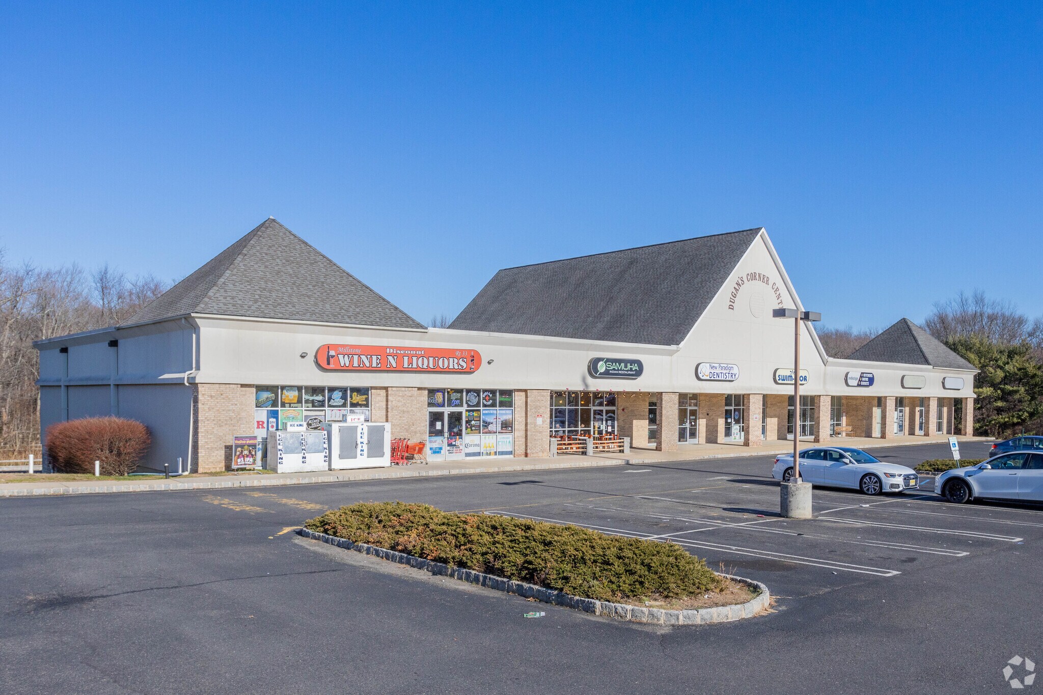 514 State Route 33 W, Manalapan, NJ à louer Photo principale– Image 1 sur 2