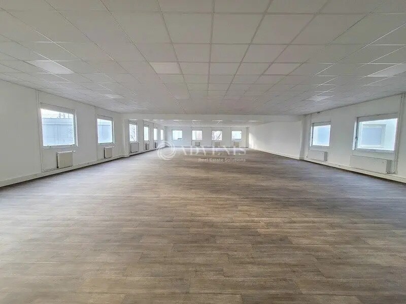 9 Chaussée Jules César, Osny à vendre Photo de l’immeuble– Image 1 sur 7