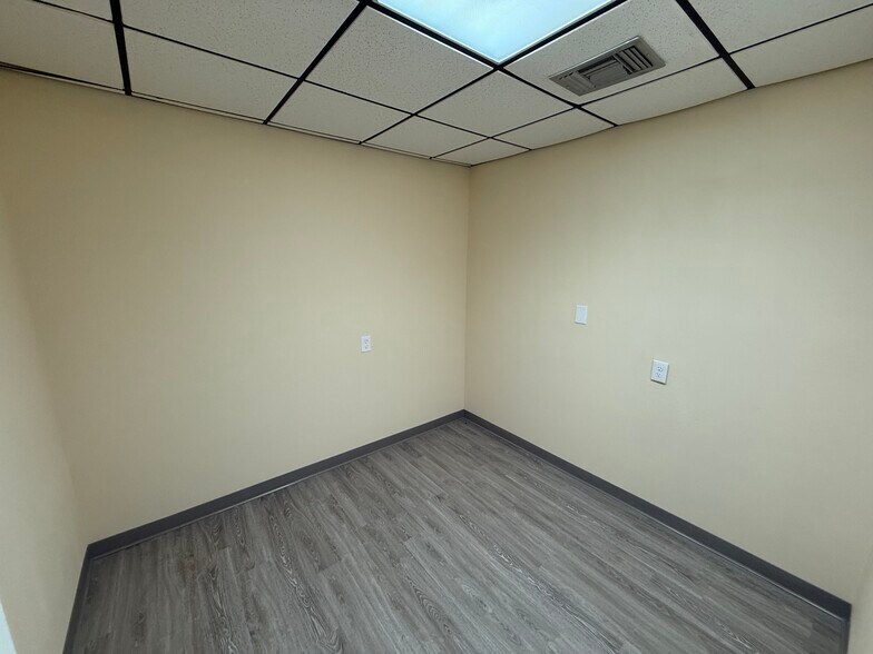 9030 W Fort Island Trl, Crystal River, FL à vendre - Photo de l’immeuble – Image 2 sur 6