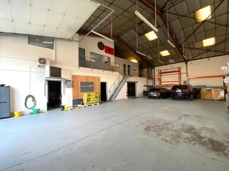 Local d’activités dans Grigny à louer - Photo intérieure – Image 3 sur 9