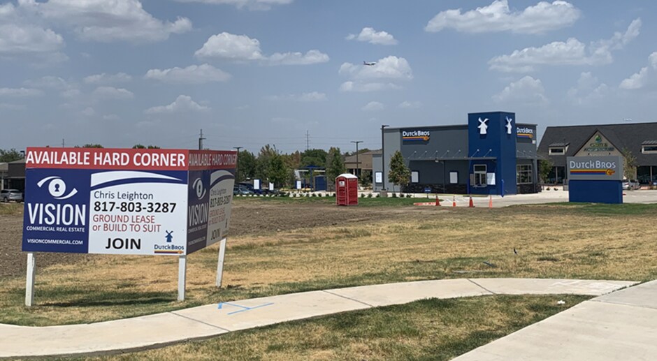 833 E NW Hwy, Grapevine, TX à vendre - Photo de l’immeuble – Image 2 sur 4