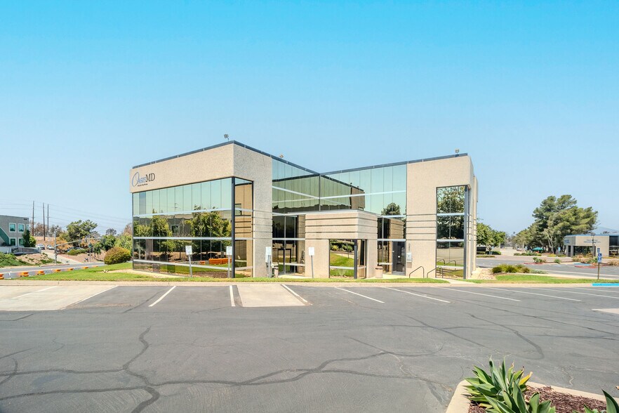 8901 Activity Rd, San Diego, CA à louer - Photo de l’immeuble – Image 2 sur 4