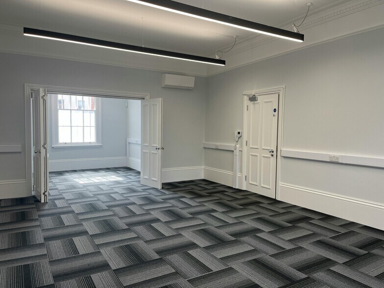 14 Hamilton Ter, Leamington Spa à louer - Photo de l’immeuble – Image 3 sur 9