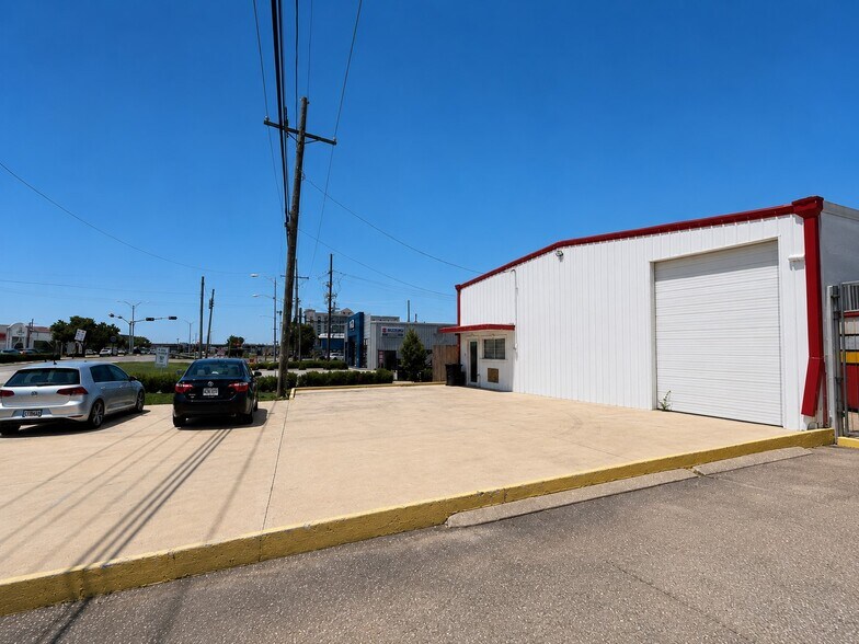 1349 Veterans Memorial Hwy, Kenner, LA à vendre - Photo de l’immeuble – Image 2 sur 12
