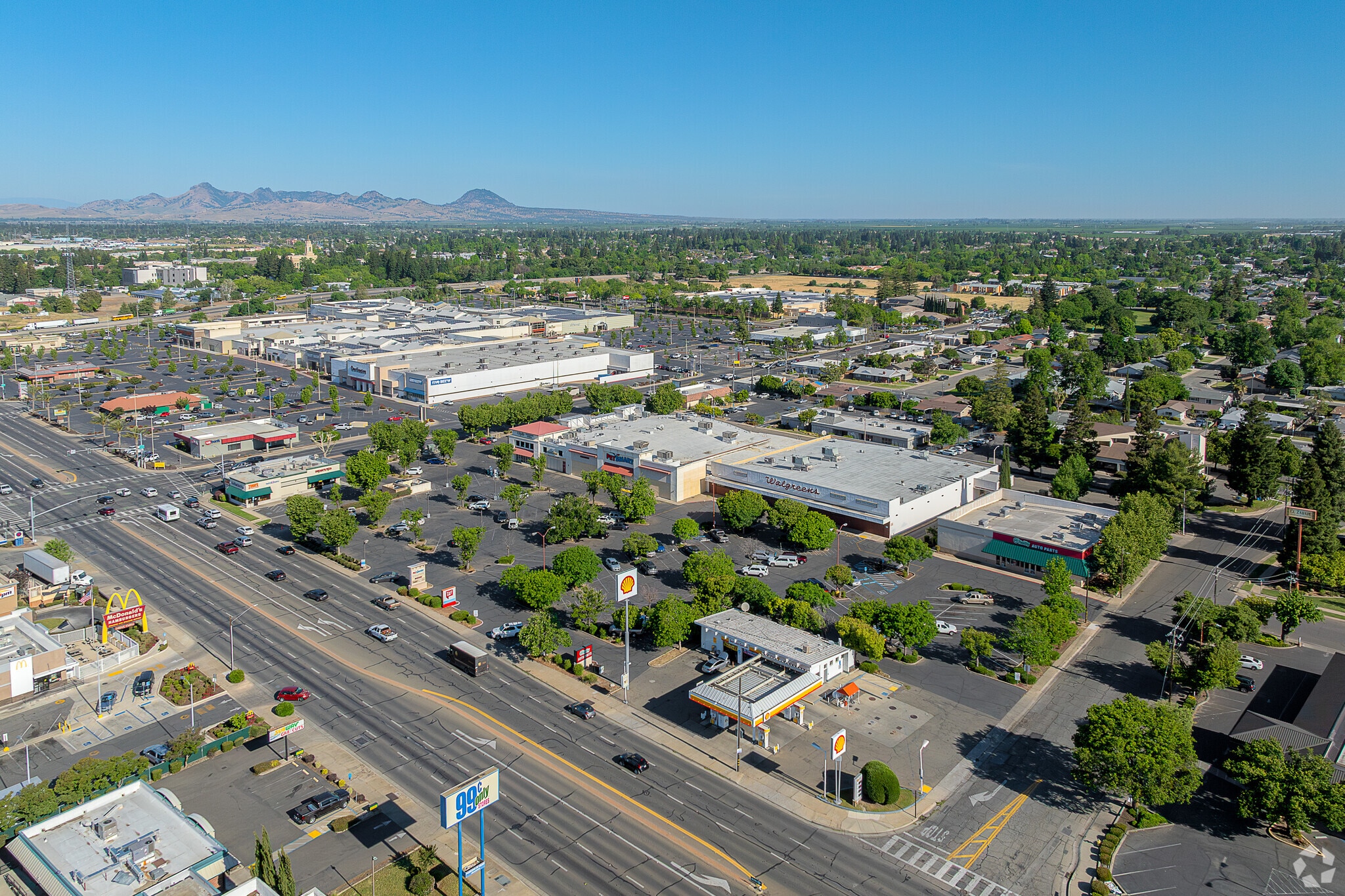 865 Colusa Ave, Yuba City, CA à vendre Aérien– Image 1 sur 30