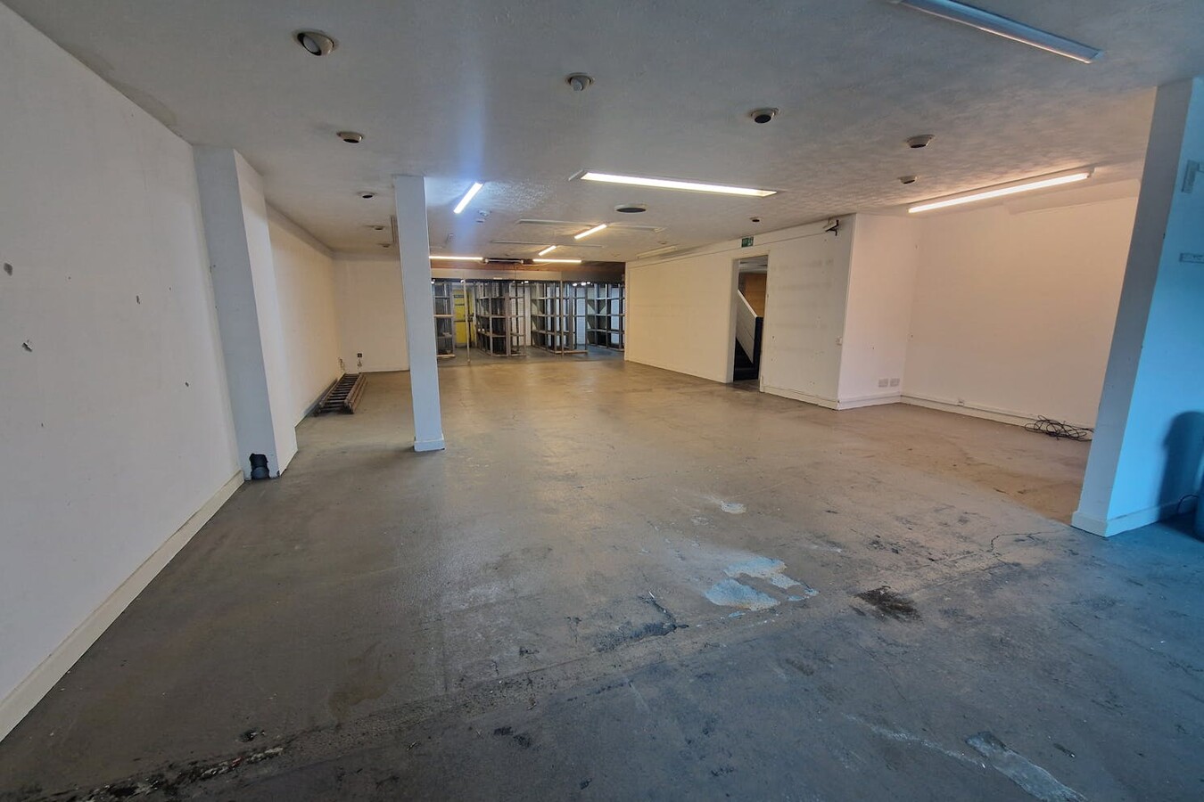 Fitzherbert Rd, Portsmouth, HAM PO6 1TX - Lot 2 - - Photo intérieure - Image 1 of 7