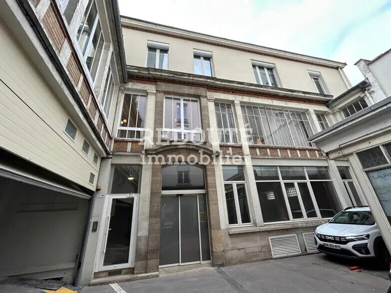 Bureau dans Reims à louer - Photo de l’immeuble – Image 1 sur 7