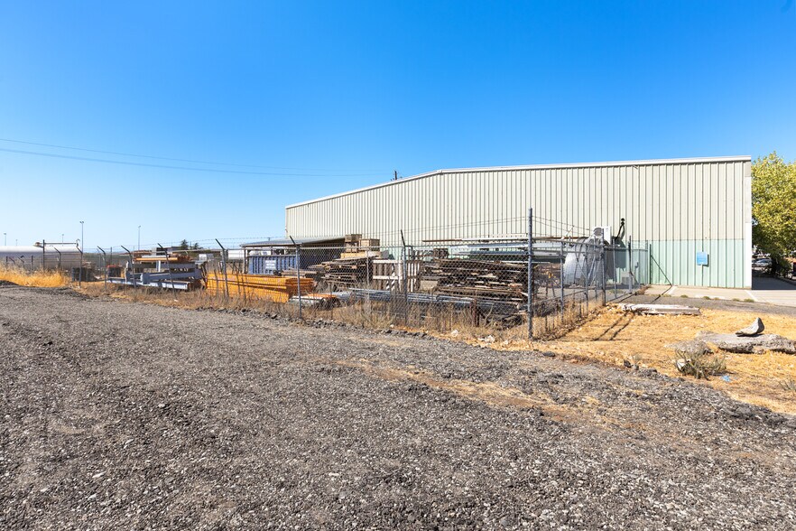 651 Thunderbolt St, Chico, CA à vendre - Photo de l’immeuble – Image 3 sur 25