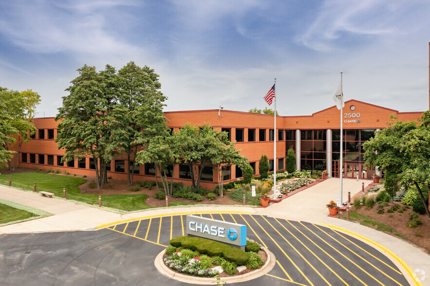 2500 Westfield Dr, Elgin, IL à louer - Photo de l’immeuble – Image 1 sur 4