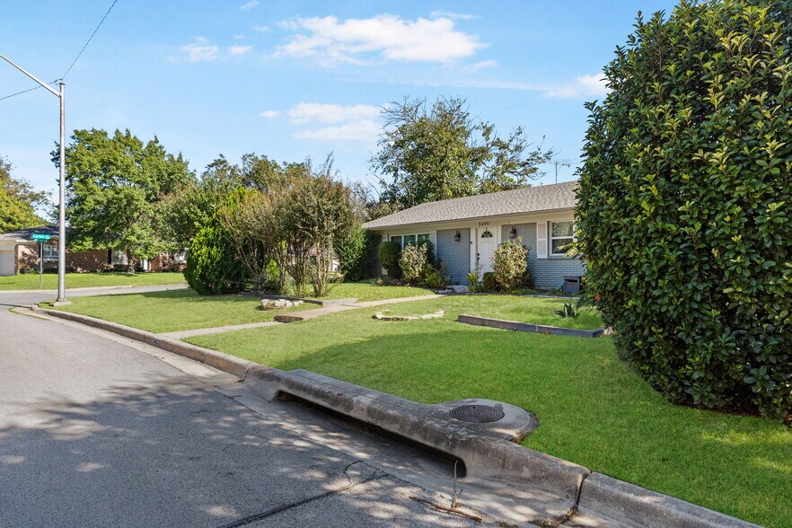 2829 Larkin Ave, Fort Worth, TX à vendre - Photo de l’immeuble – Image 2 sur 3