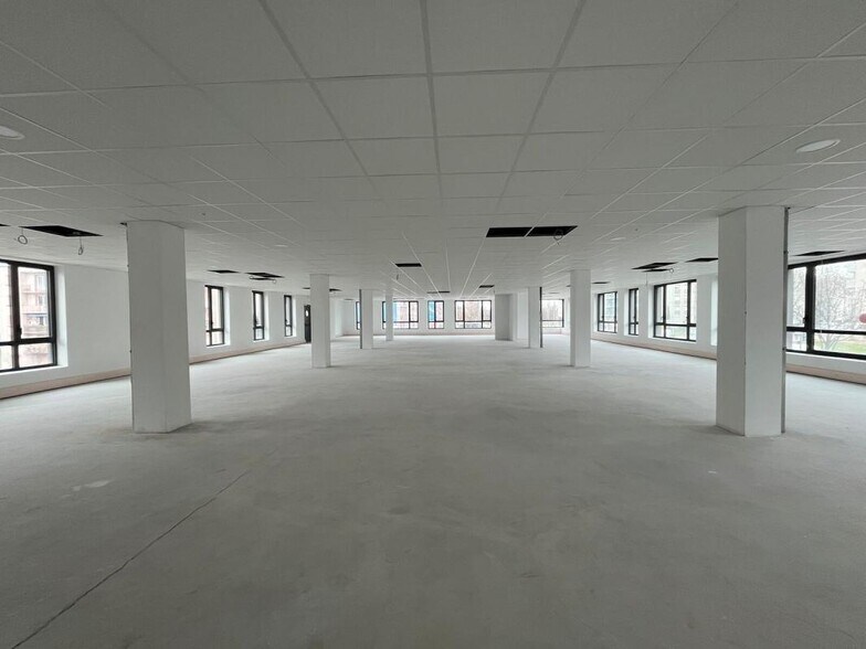 50 Boulevard Ambroise Croizat, Vénissieux à vendre - Photo de l’immeuble – Image 1 sur 14