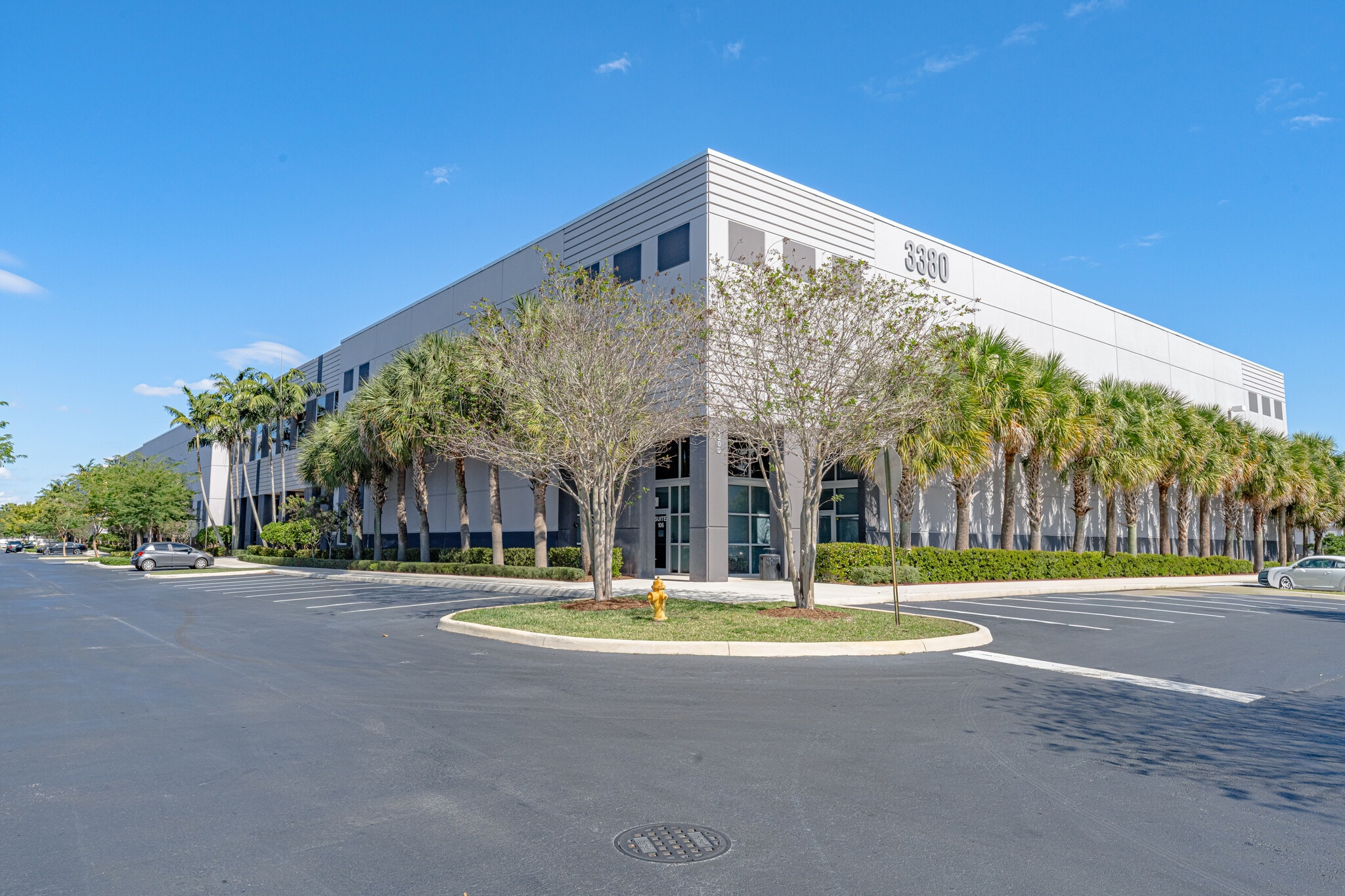 3300 SW 64th Ave, Davie, FL à louer Photo intérieure– Image 1 sur 2