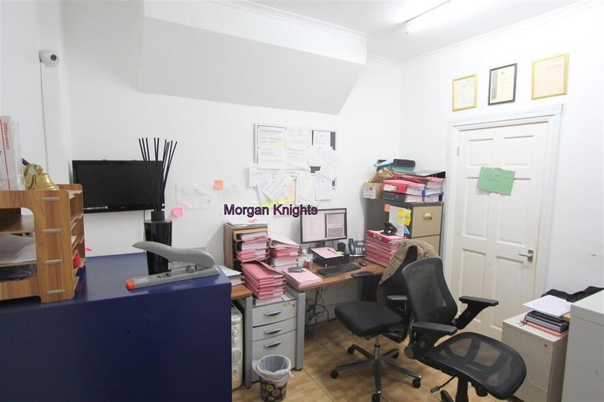 20 Colvin Rd, Londres à vendre - Photo de l’immeuble – Image 3 sur 13