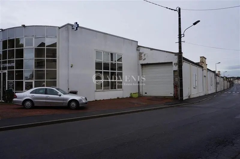 Industriel/Logistique dans Cognac à vendre - Photo de l’immeuble – Image 1 sur 3
