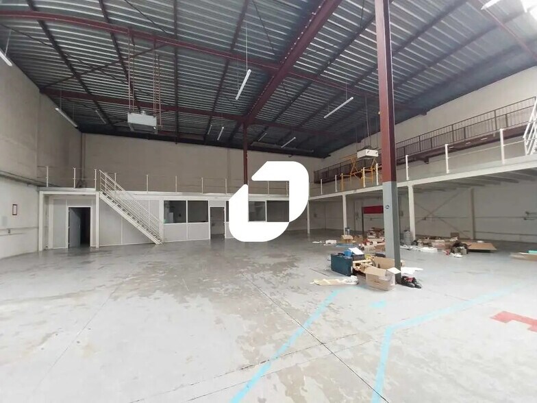 Local d’activités dans Trappes à louer - Photo intérieure – Image 3 sur 12