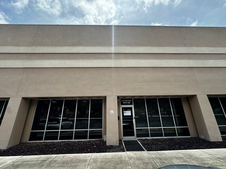 14175 Icot Blvd, Clearwater, FL à louer - Photo de l’immeuble – Image 2 sur 20