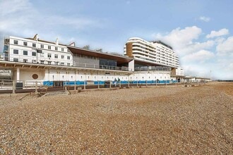 40 Marina, St Leonards On Sea à louer Photo de l’immeuble– Image 1 sur 9