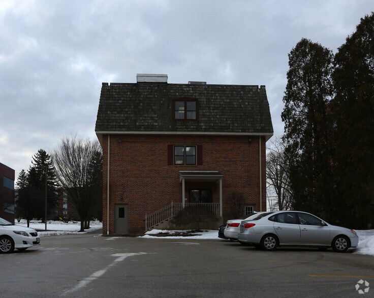 3415 West Chester Pike, Newtown Square, PA à vendre - Photo de l’immeuble – Image 3 sur 7