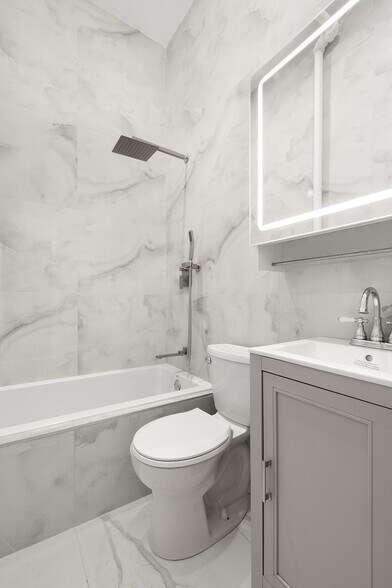 4 W 90th St, New York, NY à vendre - Photo de l’immeuble – Image 3 sur 17