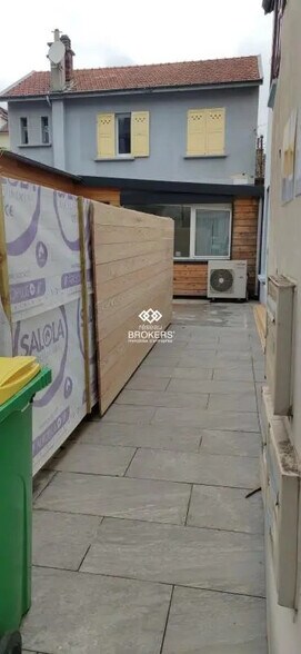 Bureau dans Grenoble à louer - Photo de l’immeuble – Image 3 sur 17