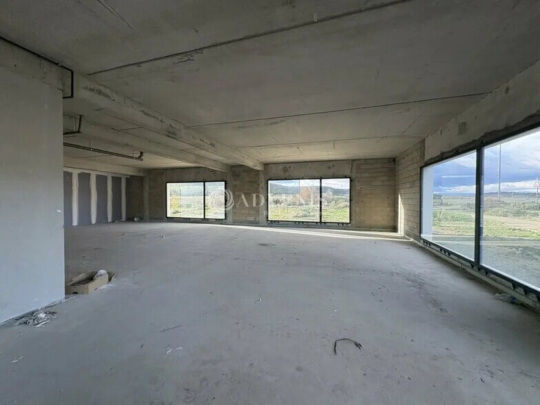 Bureau dans Montredon-des-Corbières à louer - Photo intérieure – Image 1 sur 4