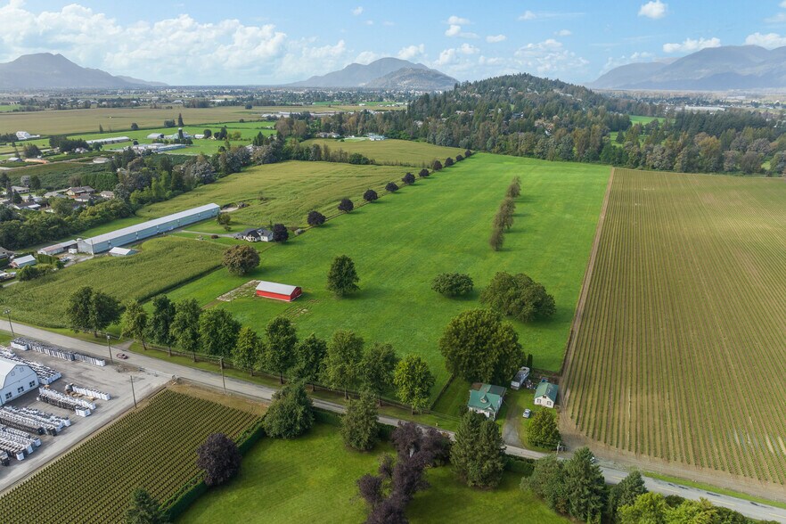 10124 Reeves rd, Chilliwack, BC à vendre - Photo de l’immeuble – Image 3 sur 17