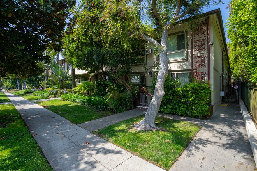 1633 N Laurel Ave, Los Angeles, CA à vendre - Photo de l’immeuble – Image 3 sur 20