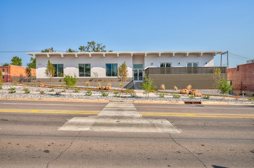 11 NW 10th St, Oklahoma City, OK à louer - Photo de l’immeuble – Image 1 sur 5