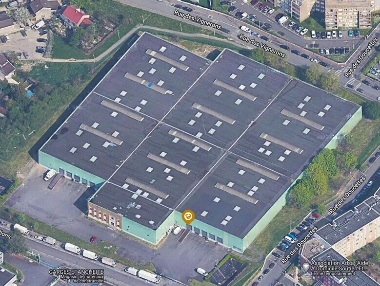 Industriel/Logistique dans Garges-lès-Gonesse à louer - Photo de l’immeuble – Image 1 sur 3