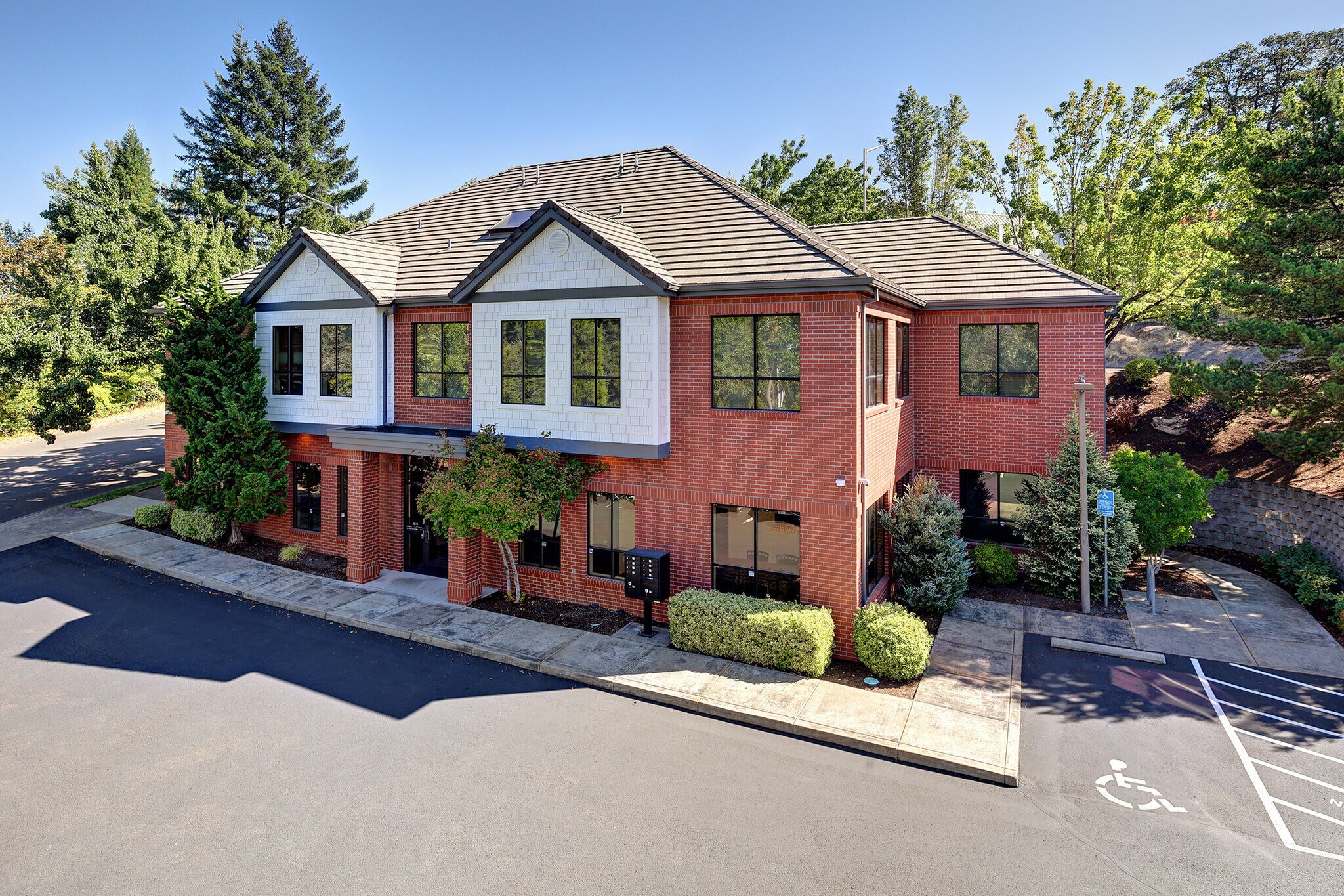 6830 SW Atlanta St, Tigard, OR à louer Photo de l’immeuble– Image 1 sur 11