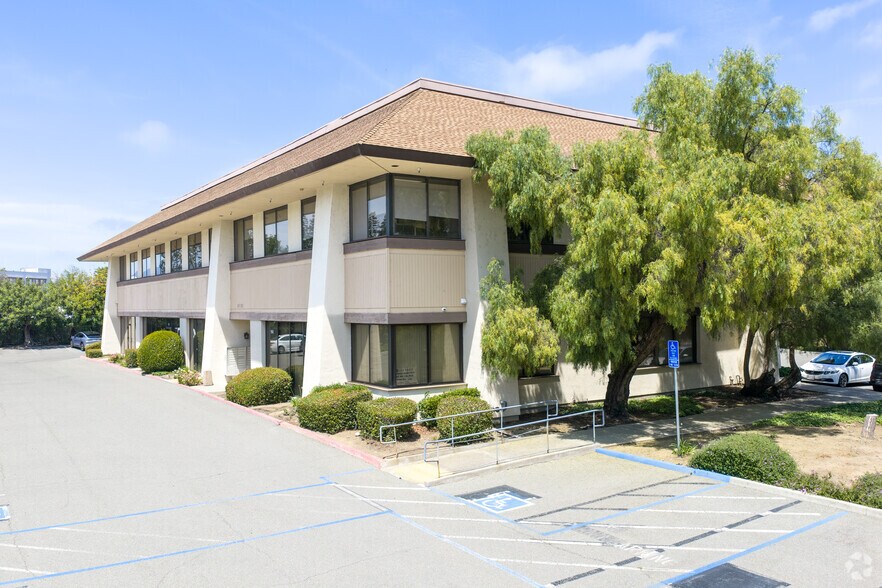 1021 S Wolfe Rd, Sunnyvale, CA à louer - Photo de l’immeuble – Image 3 sur 6