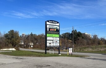 164 Innisfil St, Barrie, ON à louer Photo de l’immeuble– Image 2 sur 16