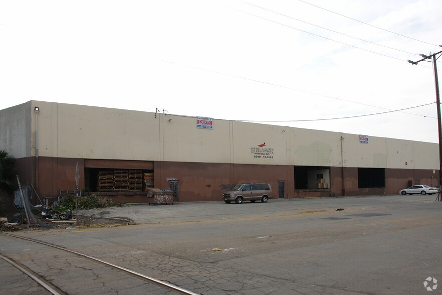 3628-3640 Noakes St, Los Angeles, CA à louer - Photo de l’immeuble – Image 3 sur 13