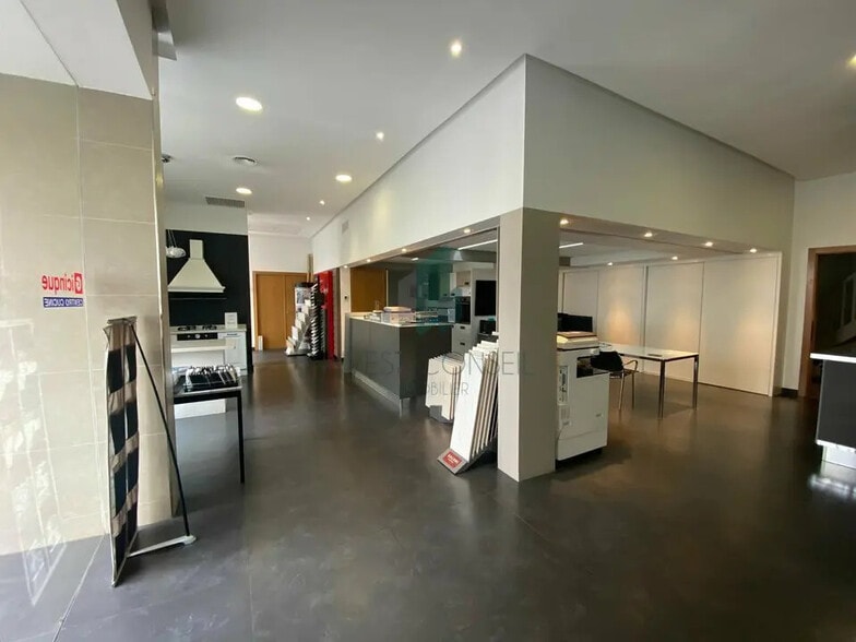 Local commercial dans Bois-Colombes à louer - Photo intérieure – Image 2 sur 12