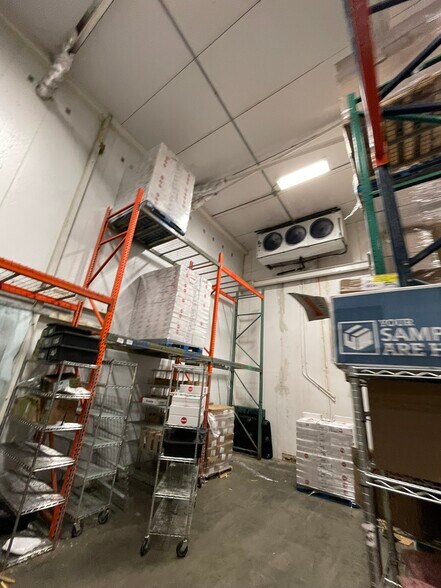 5706 Troost Ave, Kansas City, MO à louer - Photo intérieure – Image 2 sur 21