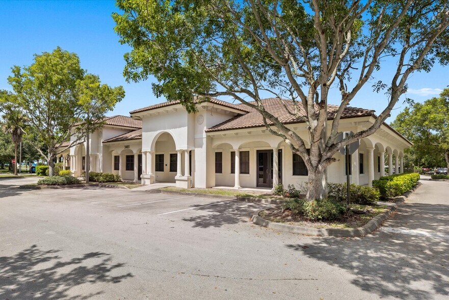 3465 SE Willoughby Blvd, Stuart, FL à vendre - Photo de l’immeuble – Image 3 sur 20