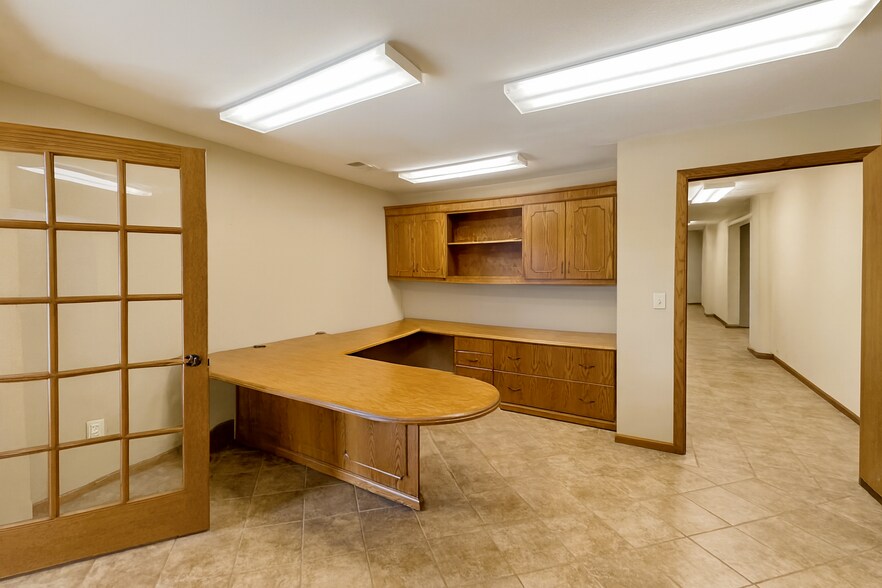 19 Central ave, Elbow Lake, MN à vendre - Photo de l’immeuble – Image 2 sur 9