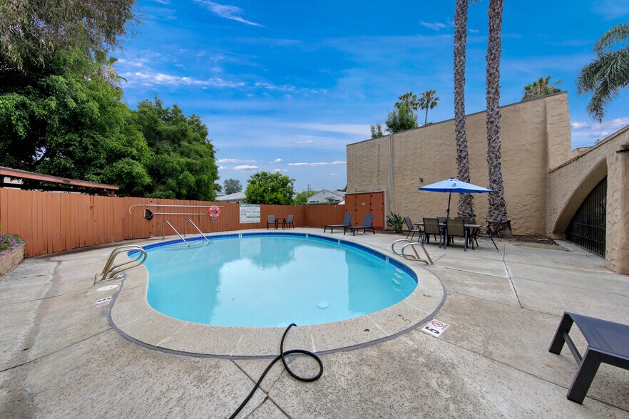 8694 Lemon Ave, La Mesa, CA à vendre - Photo de l’immeuble – Image 3 sur 8
