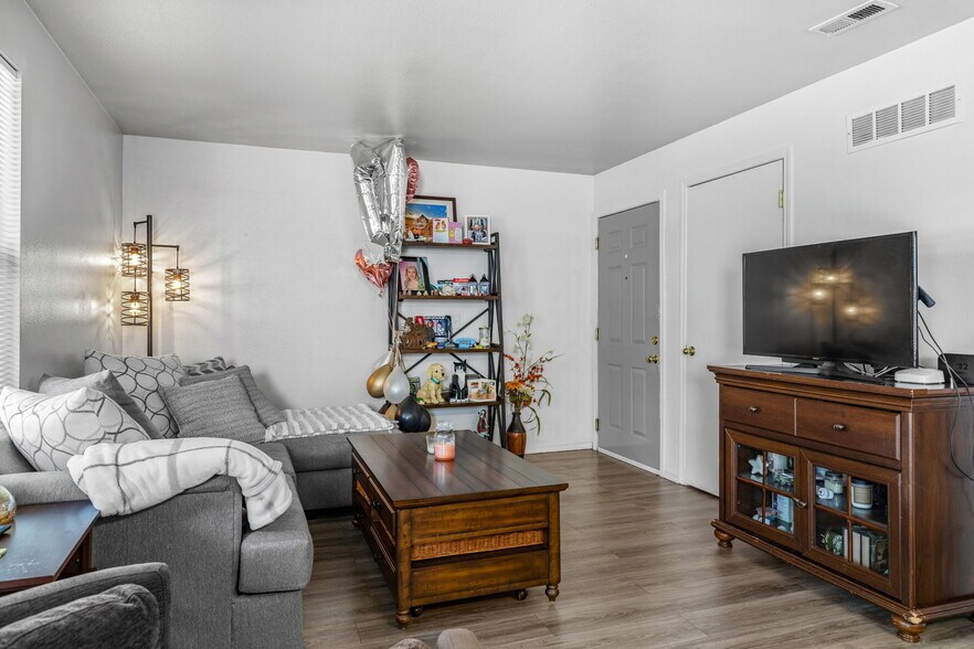 1805 E Overland Rd, Meridian, ID à vendre - Photo de l’immeuble – Image 3 sur 30