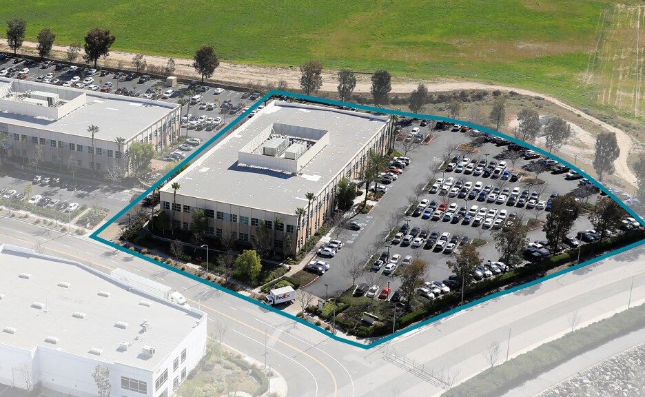 27240 W Turnberry Ln, Valencia, CA à vendre - Aérien – Image 2 sur 20