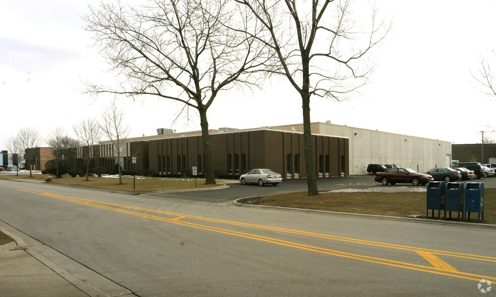 301 Holbrook Dr, Wheeling, IL à louer - Photo de l’immeuble – Image 2 sur 8