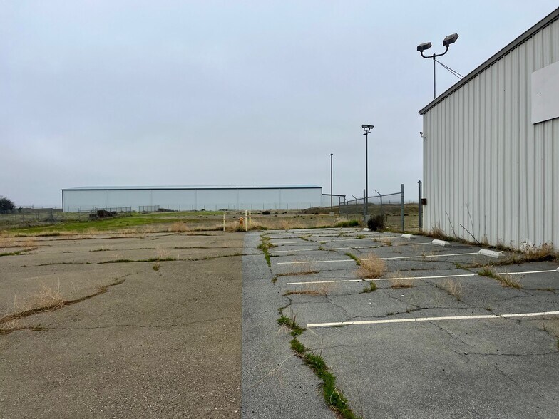 9900 Cody Ave, Coalinga, CA à vendre - Photo de l’immeuble – Image 3 sur 9