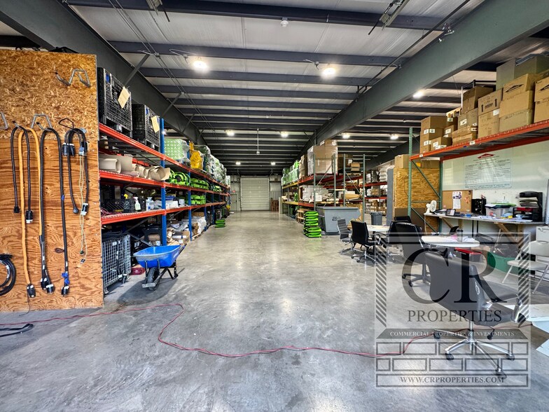 72 Airport Dr, Wappingers Falls, NY à louer - Photo de l’immeuble – Image 3 sur 13