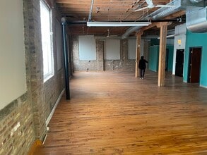 348 N Ashland Ave, Chicago, IL à louer Photo intérieure– Image 2 sur 4
