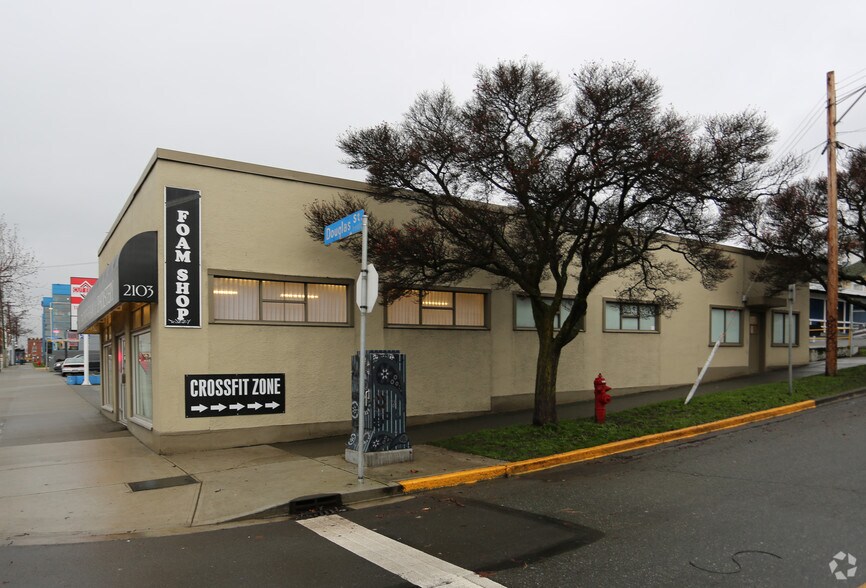 2103-2111 Douglas St, Victoria, BC à louer - Photo de l’immeuble – Image 3 sur 4