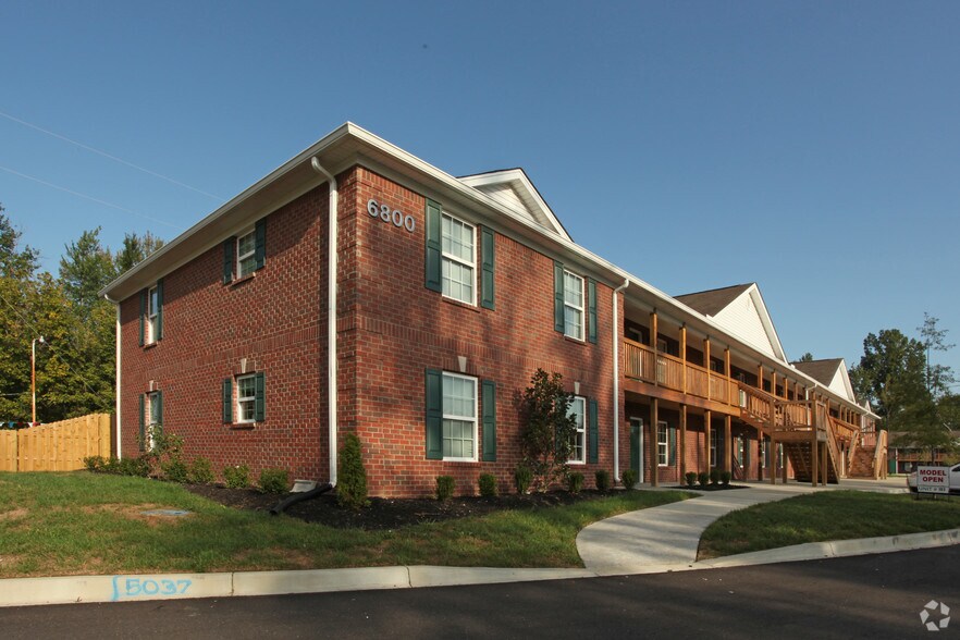 6800 Crawford Crossing Pl, Louisville, KY à vendre - Photo principale – Image 1 sur 11