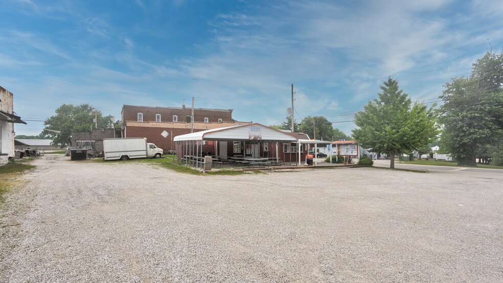 8 IN-145, Birdseye, IN à vendre - Photo principale – Image 1 sur 16