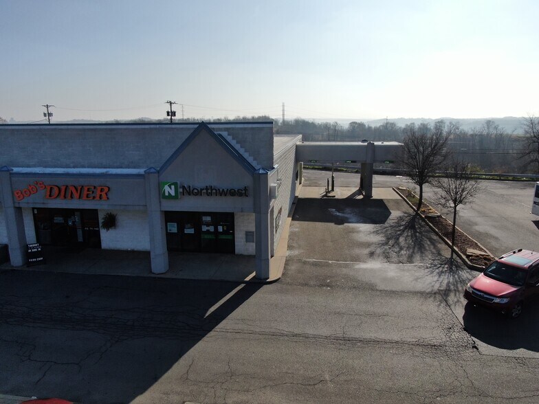 1811-1833 Mckees Rocks Rd, McKees Rocks, PA à louer - Photo de l’immeuble – Image 3 sur 3