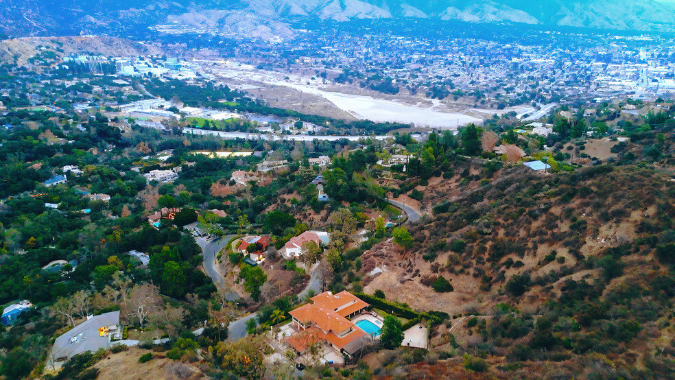 520 Haverstock Rd, La Canada Flintridge, CA à vendre - Photo principale – Image 1 sur 12